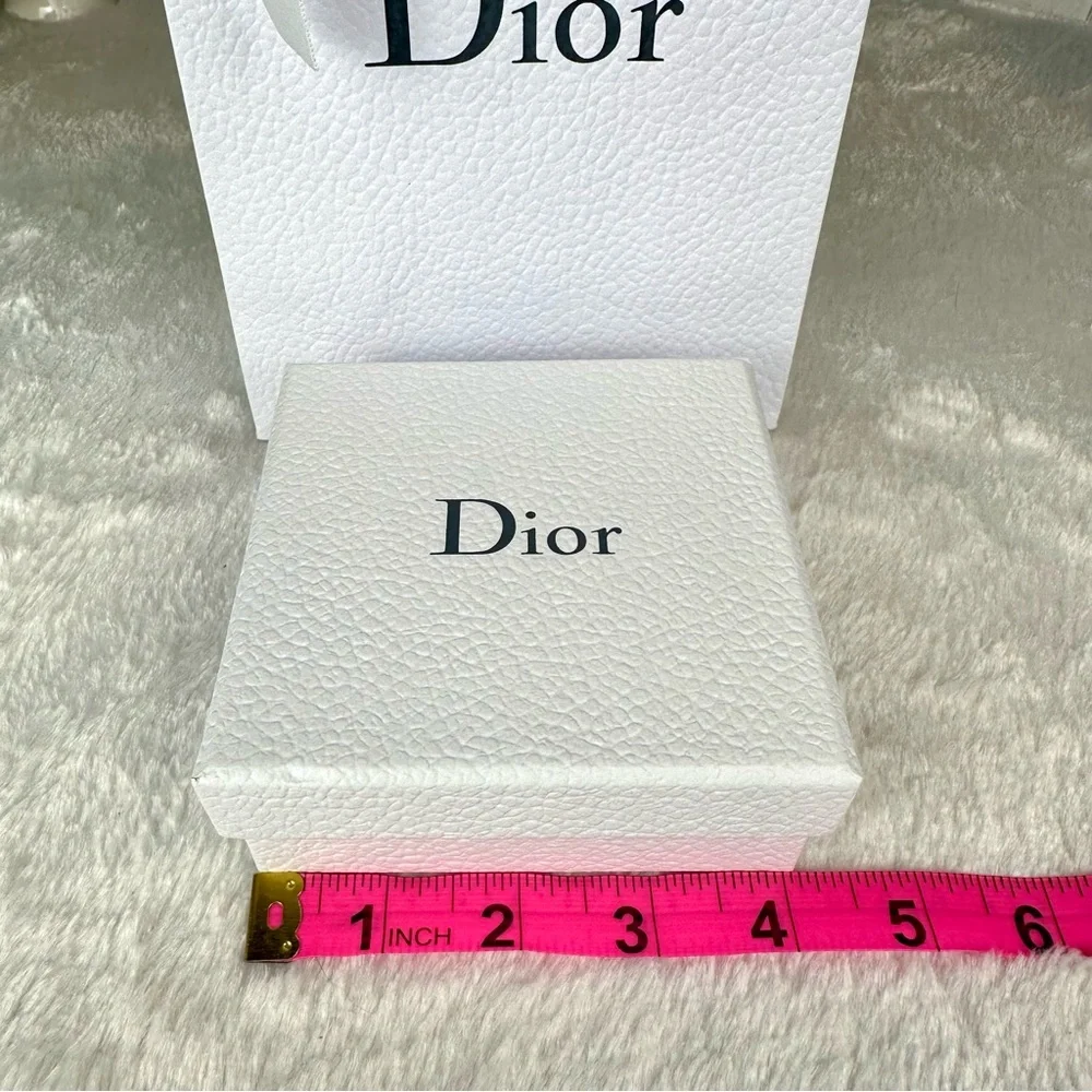 Dior box, bag and ribbon gift set! Beautiful for the perfect gift to giv…